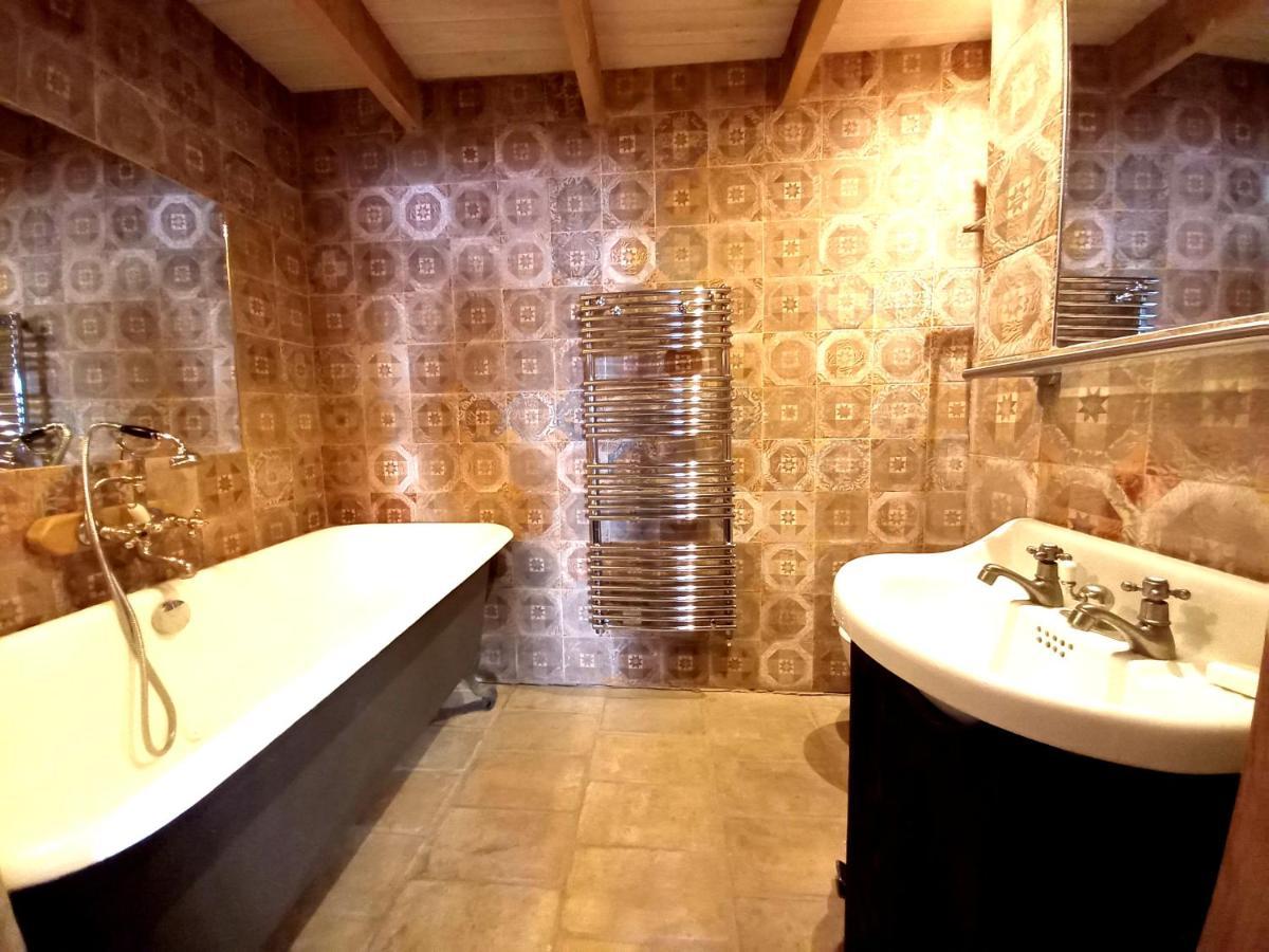 La Casa De Boulbon Hotel Bagian luar foto